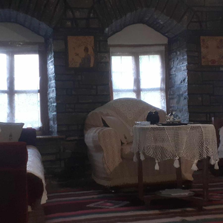 Guest House In Buhal Përmet Esterno foto