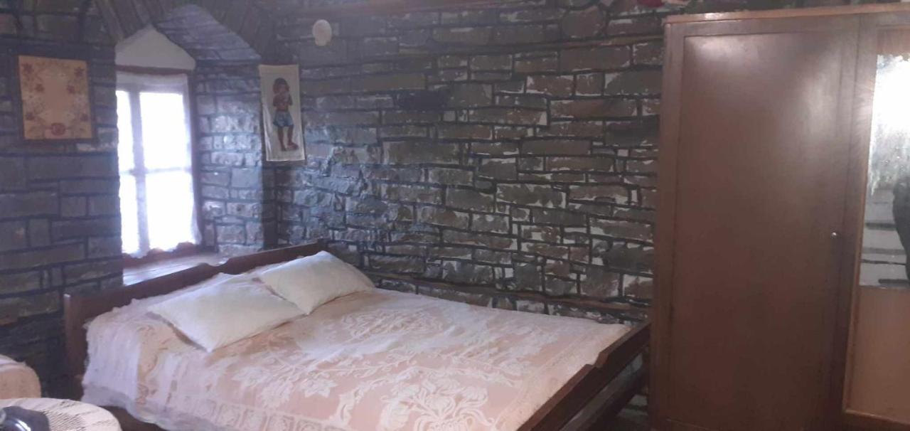 Guest House In Buhal Përmet Esterno foto