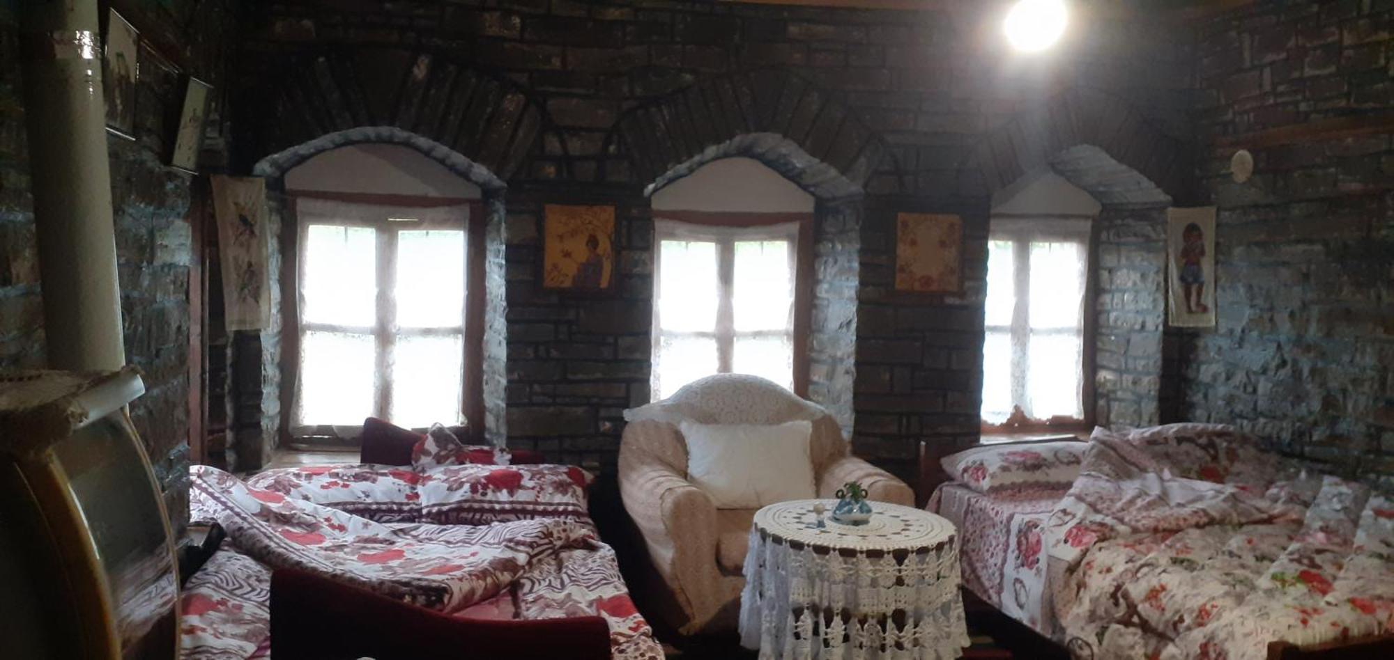 Guest House In Buhal Përmet Esterno foto